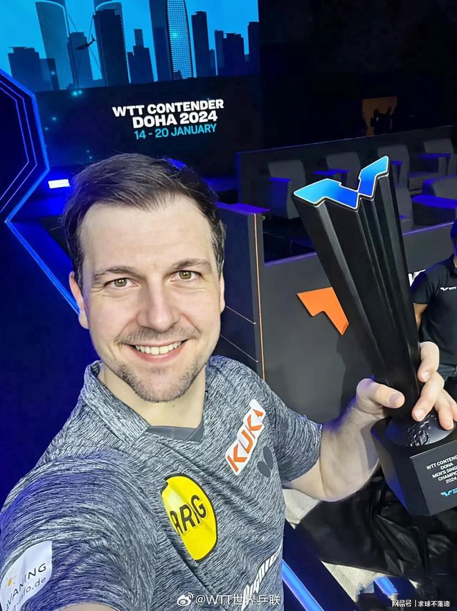 他在行驶过 他在行驶过