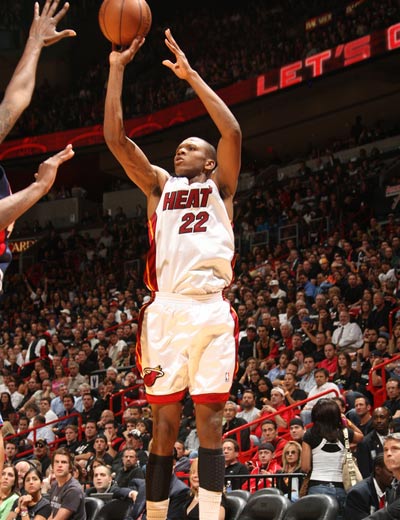 尽管休赛期 尽管休赛期