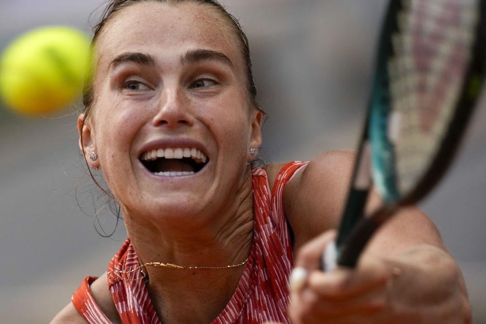 的表现令人 的表现令人